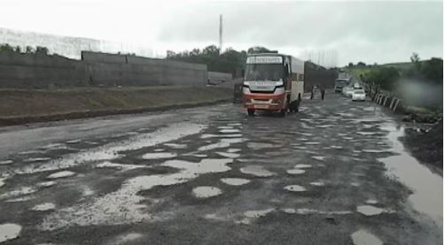 खराब रस्त्यामुळे अपघात; मृत्यू झाल्यास ६ लाख भरपाई — ठेकेदार आणि अधिकाऱ्यांवर गुन्हा दाखल करण्याचे उच्च न्यायालयाचे आदेश